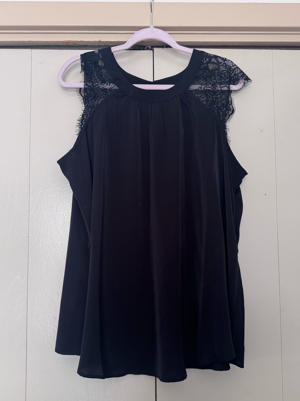NWT Deep Black Studio Crepe De Chine Lace Trim Blouse Size 2
